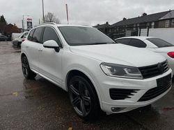 White Used 2014 VW Touareg R-line SUV | £13,435 (A bit pricey)