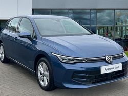 Anemone blue metallic New 2025 VW Golf VIII Life Hatchback | £25,499 (Fair price)