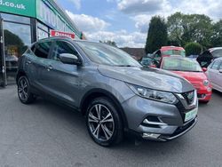 Grey Used 2017 Nissan Qashqai N-Connecta SUV | £10,499 (Fair price)