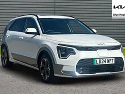 White New 2024 Kia e-Niro 4 SUV | £27,248 (Fair price)