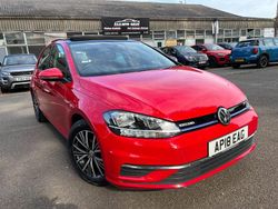 Red Used 2018 VW Golf VII SE Hatchback | £7,995 (Fair price)