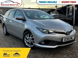 Silver Used 2016 Toyota Auris Estate | £6,490 (Fair price)