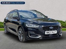 Black Used 2022 Ford Focus ST-Line Estate | £17,195 (Fair price)