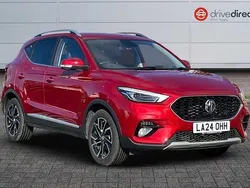 Tri coat dynamic red Used 2024 MG ZS Exclusive Sedan | £15,600 (Fair price)