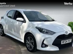 White Used 2024 Toyota Yaris Hybrid Hatchback | £16,947 (Good price)