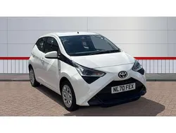White Used 2020 Toyota Aygo X-play Hatchback | £8,025 (Fair price)
