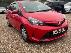 Red Used 2015 Toyota Yaris Hatchback | £6,650 (Super price)