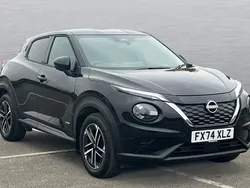 Pearl black Used 2024 Nissan Juke N-Connecta SUV | £20,656 (Fair price)