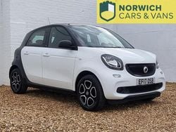 White Used 2017 Smart ForFour Premium Hatchback | £6,645 (Fair price)
