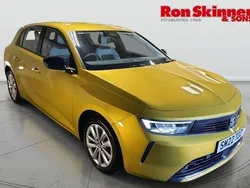 Yellow Used 2022 Vauxhall Astra Design Edition Hatchback | £17,999 (Expensive)