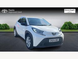 White Used 2024 Toyota Aygo X PURE SUV | £15,702