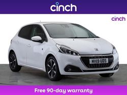 White Used 2019 Peugeot 208 Hatchback | £8,499 (Fair price)