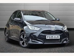 Black Used 2025 Toyota Yaris Hybrid Design Hatchback | £19,999 (Fair price)