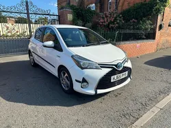 White Used 2015 Toyota Yaris Hybrid Hatchback | £6,500 (Fair price)
