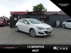 White Used 2014 Vauxhall Astra Excite Hatchback | £2,495 (Fair price)