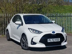 White Used 2022 Toyota Yaris Hybrid Hatchback | £17,998 (Fair price)