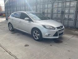 Silver Used 2011 Ford Focus Zetec Hatchback | £1,995 (Fair price)