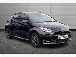 Black Used 2024 Toyota Yaris Hybrid Design Hatchback | £18,101 (Fair price)