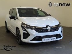 Solid glacier white New 2025 Renault Clio V Techno Hatchback | £19,295 (Good price)