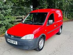 Red Used 2011 Vauxhall Combo MPV | £1,990 (Good price)