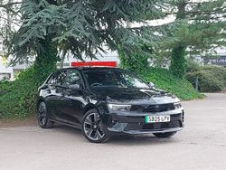 Black New 2025 Vauxhall Astra Ultimate Hatchback | £23,998 (Good price)