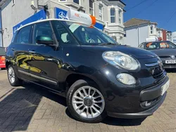 Black/white Used 2013 Fiat 500L Lounge MPV | £3,290 (Fair price)