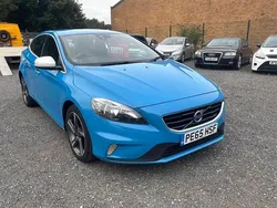 Blue Used 2015 Volvo V40 R-Design Estate | £7,095 (Good price)