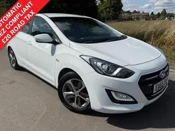 White Used 2015 Hyundai i30 SE Hatchback | £5,995 (Fair price)