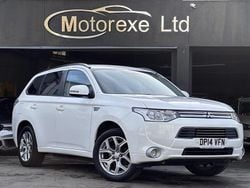 White Used 2014 Mitsubishi Outlander P-HEV Estate | £7,250 (Good price)