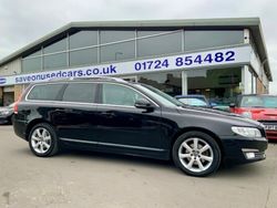 Black Used 2015 Volvo V70 SE Lux Estate | £5,880 (Fair price)