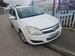 White Used 2009 Vauxhall Astra Estate | £990