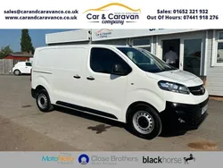 White Used 2022 Vauxhall Vivaro S Van | £10,450 (Good price)