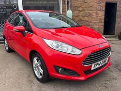 Red Used 2014 Ford Fiesta Zetec Hatchback | £4,495 (Fair price)