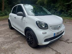 White Used 2016 Smart ForFour Hatchback | £8,790 (Fair price)