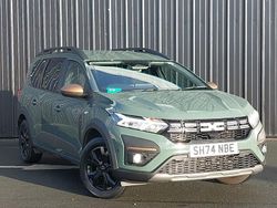 Green Used 2024 Dacia Jogger Extreme MPV | £21,998 (A bit pricey)
