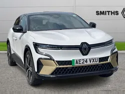 White Used 2024 Renault Mégane Iconic Hatchback | £22,890 (Fair price)