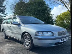 Blue Used 2002 Volvo V70 Estate | £2,495 (Fair price)