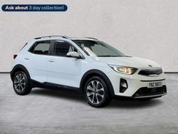 White Used 2019 Kia Stonic SUV | £8,999 (Fair price)