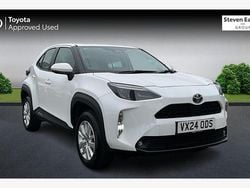 Used 2025 Toyota Yaris Hybrid Estate | £21,448 (Good price)