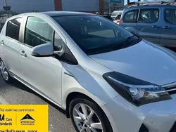 White Used 2015 Toyota Yaris Hybrid Hatchback | £9,488 (Fair price)