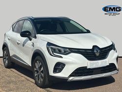 White/black Used 2020 Renault Captur Version S SUV | £13,495 (Fair price)