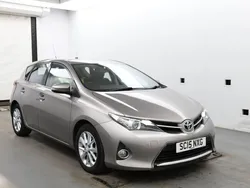 Bronze Used 2015 Toyota Auris Hatchback | £6,190 (Good price)