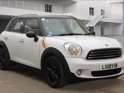 White Used 2011 Mini Cooper D Countryman SUV | £3,495 (Fair price)