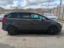 Blue Used 2013 Peugeot 5008 Allure MPV | £2,995 (Fair price)