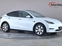 White Used 2022 Tesla Model Y Long Range AWD SUV | £24,495 (Fair price)