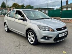 Silver Used 2011 Ford Focus Zetec Hatchback | £1,095 (Super price)