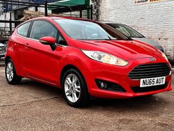 Red Used 2015 Ford Fiesta Zetec Hatchback | £6,999 (Fair price)