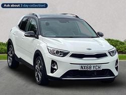 White Used 2018 Kia Stonic First Edition SUV | £10,399 (Fair price)