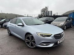 Silver Used 2017 Vauxhall Insignia Elite Hatchback | £4,999 (Good price)
