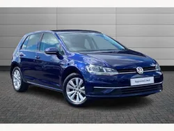 Blue Used 2017 VW Golf VII SE Hatchback | £12,517 (Fair price)